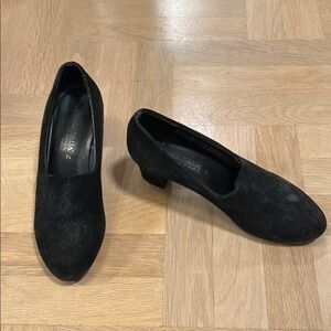 Aquatalia Black Suede Heels Slip-On size 7.5